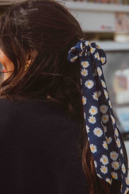 MARGUERITE BLUE SCARF