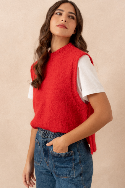 RED BOB SWEATER